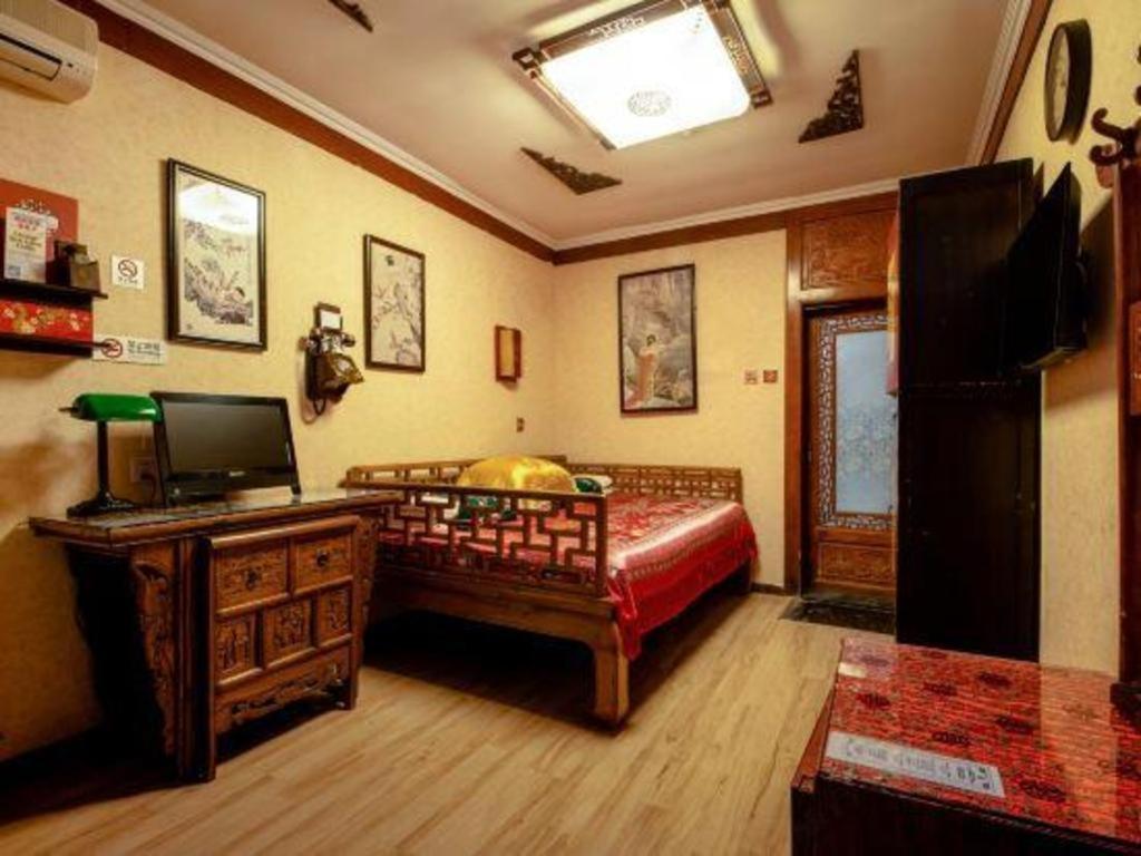Beijing Double Happiness Courtyard Hotel Exterior photo